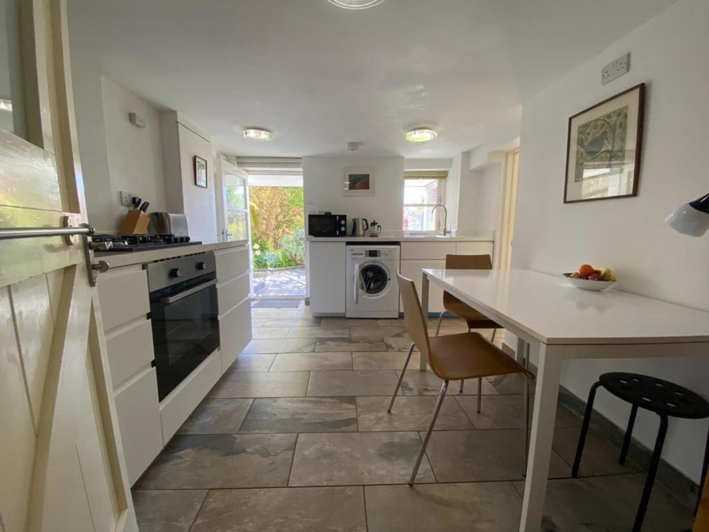 브리스틀 Clifton Garden Flat With Parking 아파트 외부 사진