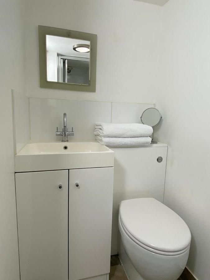 브리스틀 Clifton Garden Flat With Parking 아파트 외부 사진
